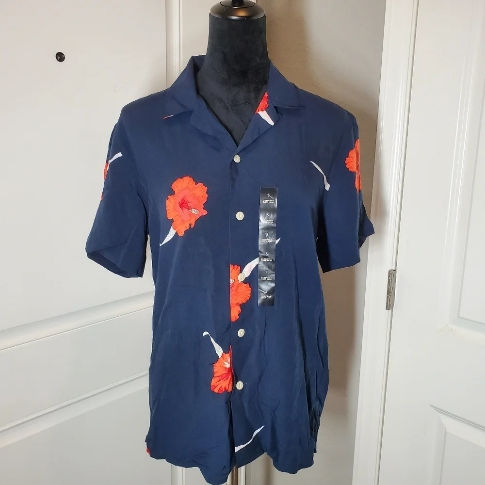 NWT BANANA REPUBLIC Men's Standard Fit Rayon Vacation Shirt Size Small Blue